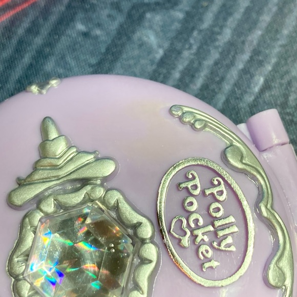 Vintage 1992 | Polly Pocket | Jeweled Iceland Princess Polly's Ice Kingd… - Picture 9 of 9